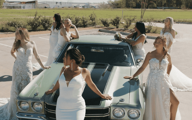 Modern Bridal Group Photo with Classic Car