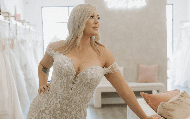 Off-the-Shoulder Lace Wedding Dress with Sweetheart Neckline