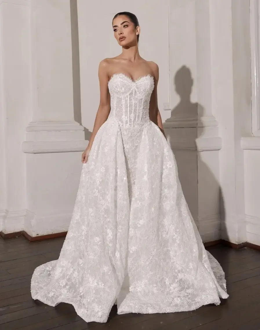 Model wearing a Zavana Couture ZC24044